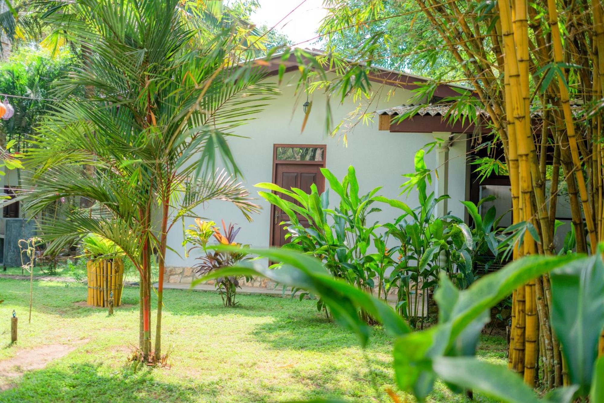Villa Lanka Relax Хиккадува Экстерьер фото